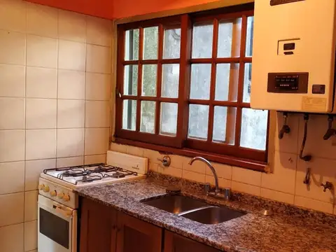 Villa Libertad. Departamento 2 amb. en 2° piso x escalera