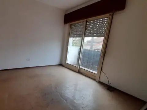 Departamento en Alquiler en Ituzaingo Norte, $ 700.000