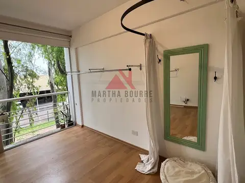 Ruta Panamericana ramal pilar km 49.5, Valentin Gomez 800