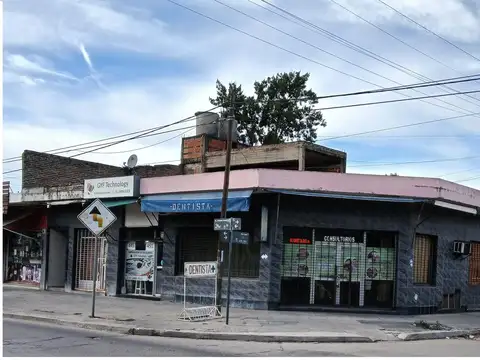 3/4  locales en bloque en San Miguel