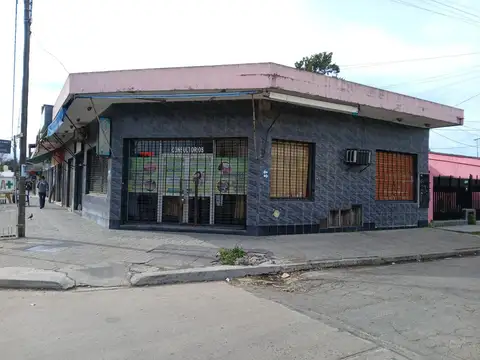 3/4  locales en bloque en San Miguel