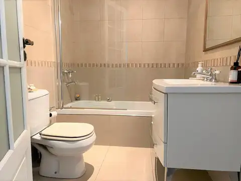 Casa 5 ambientes con 4 baños