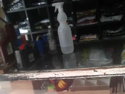 Local con fondo de comercio en venta - 40mts2 - Joaquin Gorina, La Plata