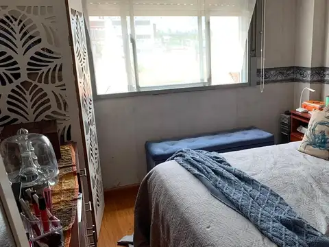 3 AMBIENTES AL FRENTE  A METROS DE LA AVDA. MITRE