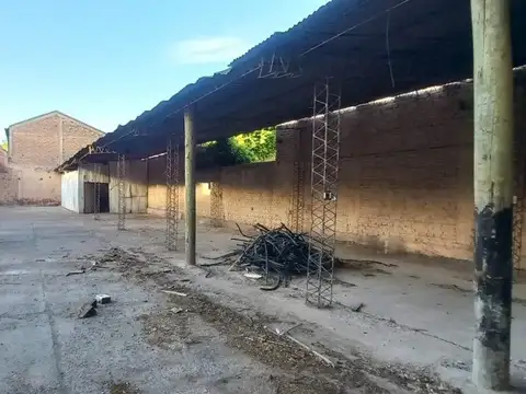 Local en Alquiler en Mendoza, $ 2.000.000