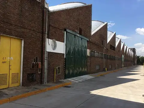 Parque Industrial - Galpón -  1370 m2 cubiertos - Alquiler - Quilmes