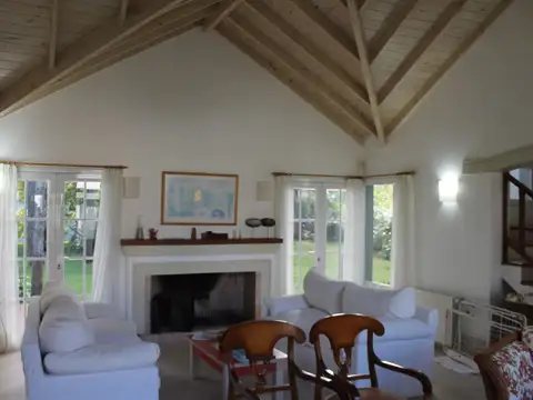 Casa 3 ambientes con 2 baños