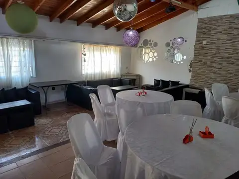 Casa 5 ambientes con 3 baños