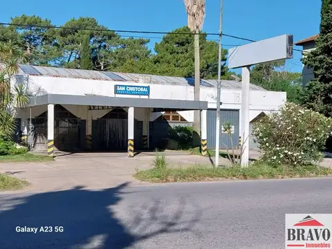 Avenida Buenos Aires entre Calles 212 y 200