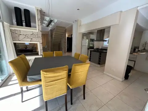 Cod. 1155. Casa Cerezo Esquina Avutarda (6)