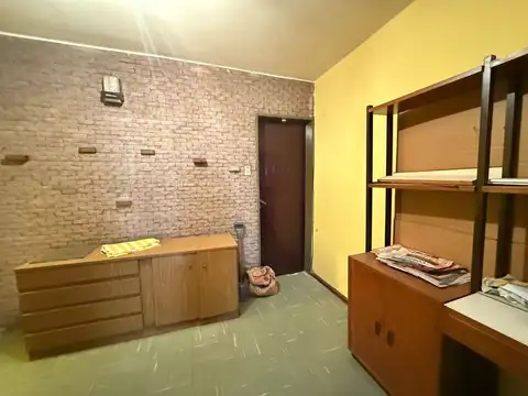 Casa 6 ambientes con 2 baños