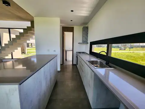 Casa en Venta en Tristan Suarez, USD 250.000