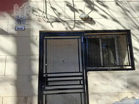 Vidal  al 5000, entre suipacha y Coronel Mom