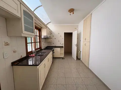 Barzana 1500, Piso 1