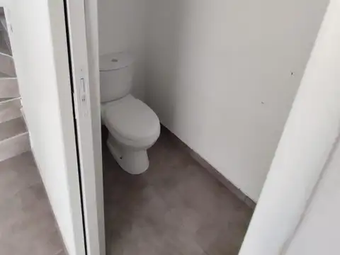 Depto Tipo Casa 4 ambientes con 2 baños