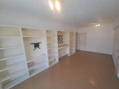 Alquiler Departamento en Retiro, 3 ambientes con escritorio, super luminoso y cochera