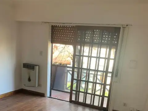 Depto Tipo Casa en Alquiler de 3 ambientes