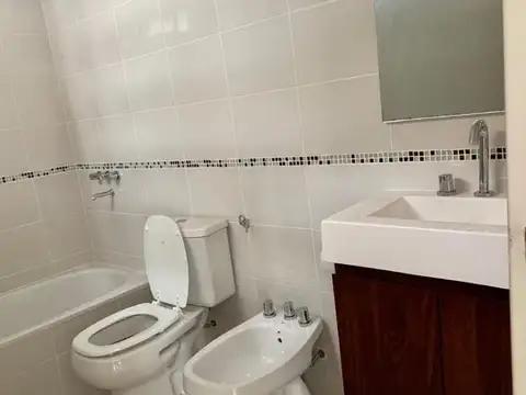 España y Catamarca - Estrenar - A metros del Río