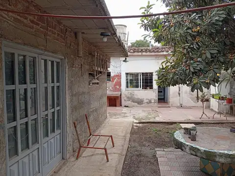VENDO Hermosa casa 3 dormitorios gran patio y departamento