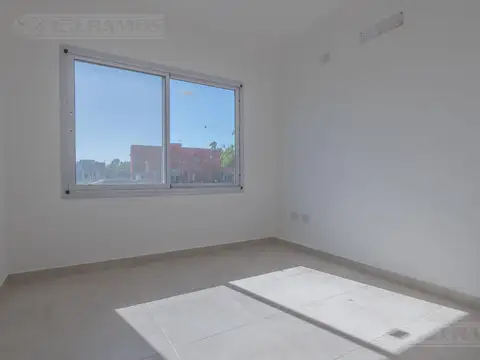 Casa en Venta en dos plantas en Santa Elisa PG