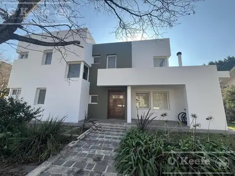 Casa en venta en uno de los Barrios Centrales en Abril C.C, Hudson - Apto Crédito