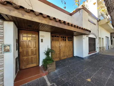 En Venta, 2 Viviendas cada una de 4 amb, indep.c/ patio y terraza, Villa Martelli