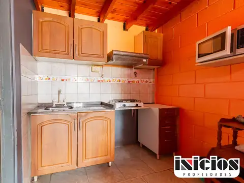 1 Local más depósito y un departamento Nueva Atlántis: Quinteros N° 2.605 Esquina Obligado - C584