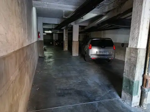 Cochera en venta - 12Mts2 - Flores Norte