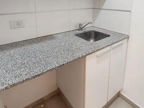 Oficina en Alquiler al Este