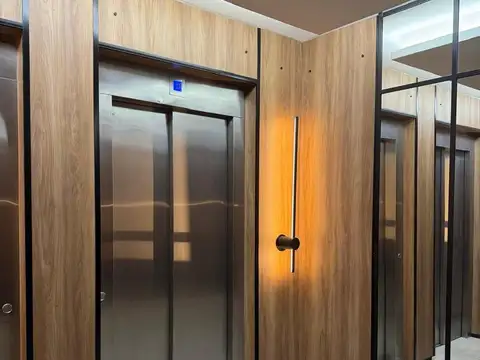 Oficina en Alquiler al Este