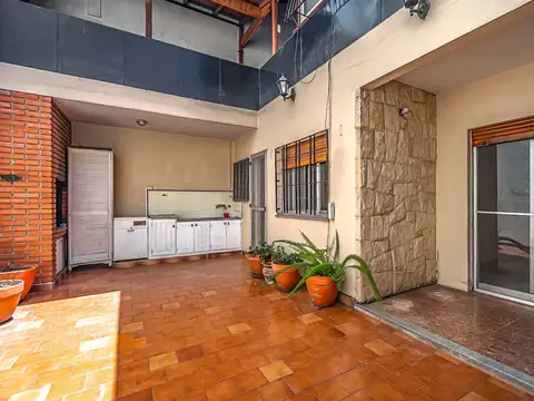 Casa 4 ambientes con 1 baño