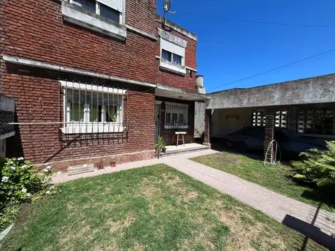 Casa 5 ambientes con 2 baños
