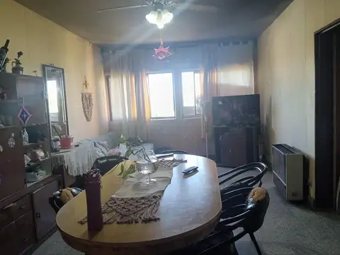 Departamento 6 ambientes con 1 baño