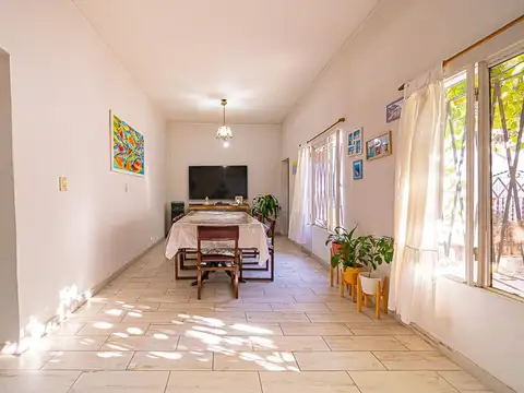 VENTA CASA 4 AMBIENTES EN MUNRO COCHERA Y TERRAZA