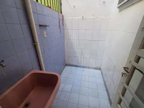 Depto Tipo Casa en Alquiler 60 años