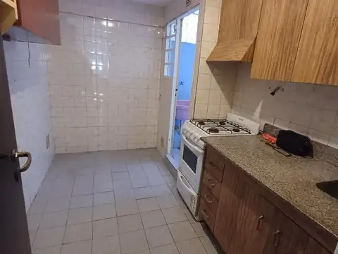 Depto Tipo Casa en Alquiler en Villa del Parque, $ 670.000