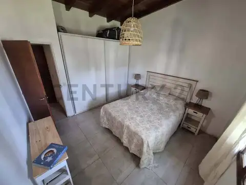 Casa en Alquiler con 2 cocheras