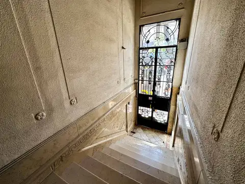 VENTA IMPORTANTE EDIFICIO SOBRE VELEZ SARSFIELD