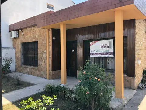 Int. Arricau al 1100