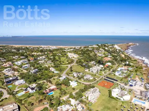 Terreno en Venta 25  mts Frente