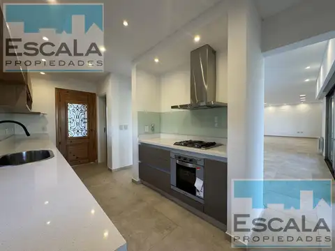 Casa en Venta al Oeste