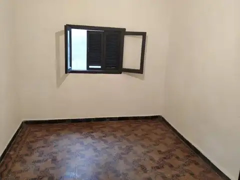 CASA 2 DORMITORIOS, CON SALÓN Y GALPÓN