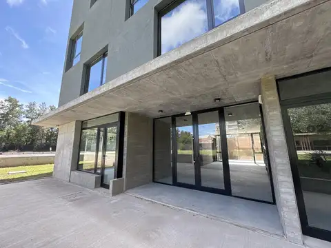 Oficina en Alquiler al Norte