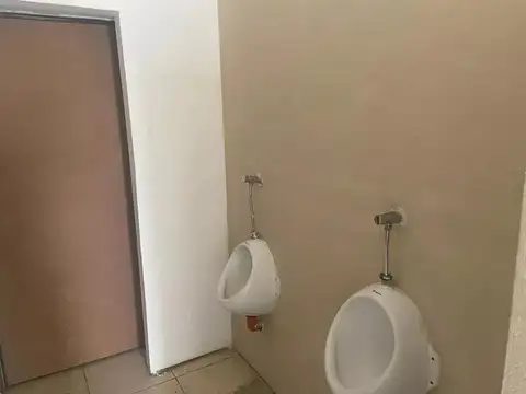 Edificio Comercial en  Paso del Rey centro