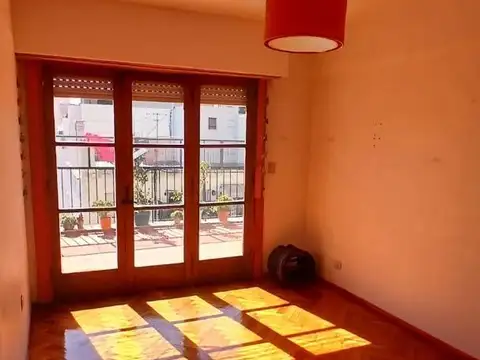 Flores - Depto. 2 ambientes con balcón