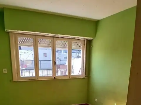 Flores - Depto. 2 ambientes con balcón