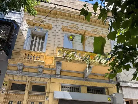 Avenida Almirante Brown 700