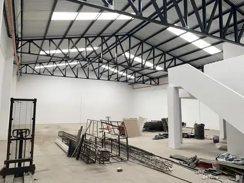 Galpon en Alquiler en Villa Lynch, USD 5.050