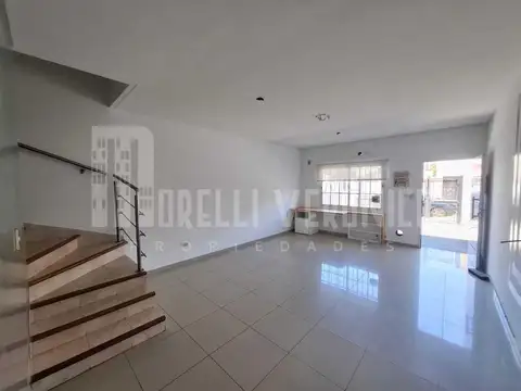 Depto Tipo Casa en Venta con 1 cocheras