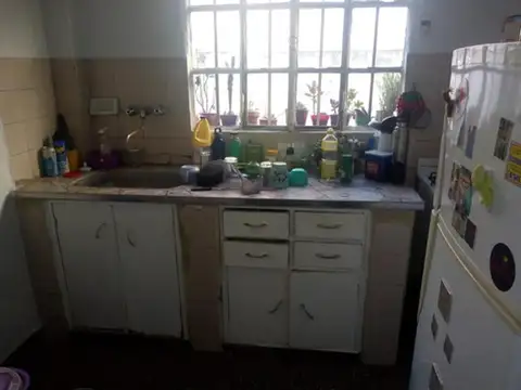 Chalet 3 Amb + Depto 1 1/2 Amb - Hurlingham (parque Johnston